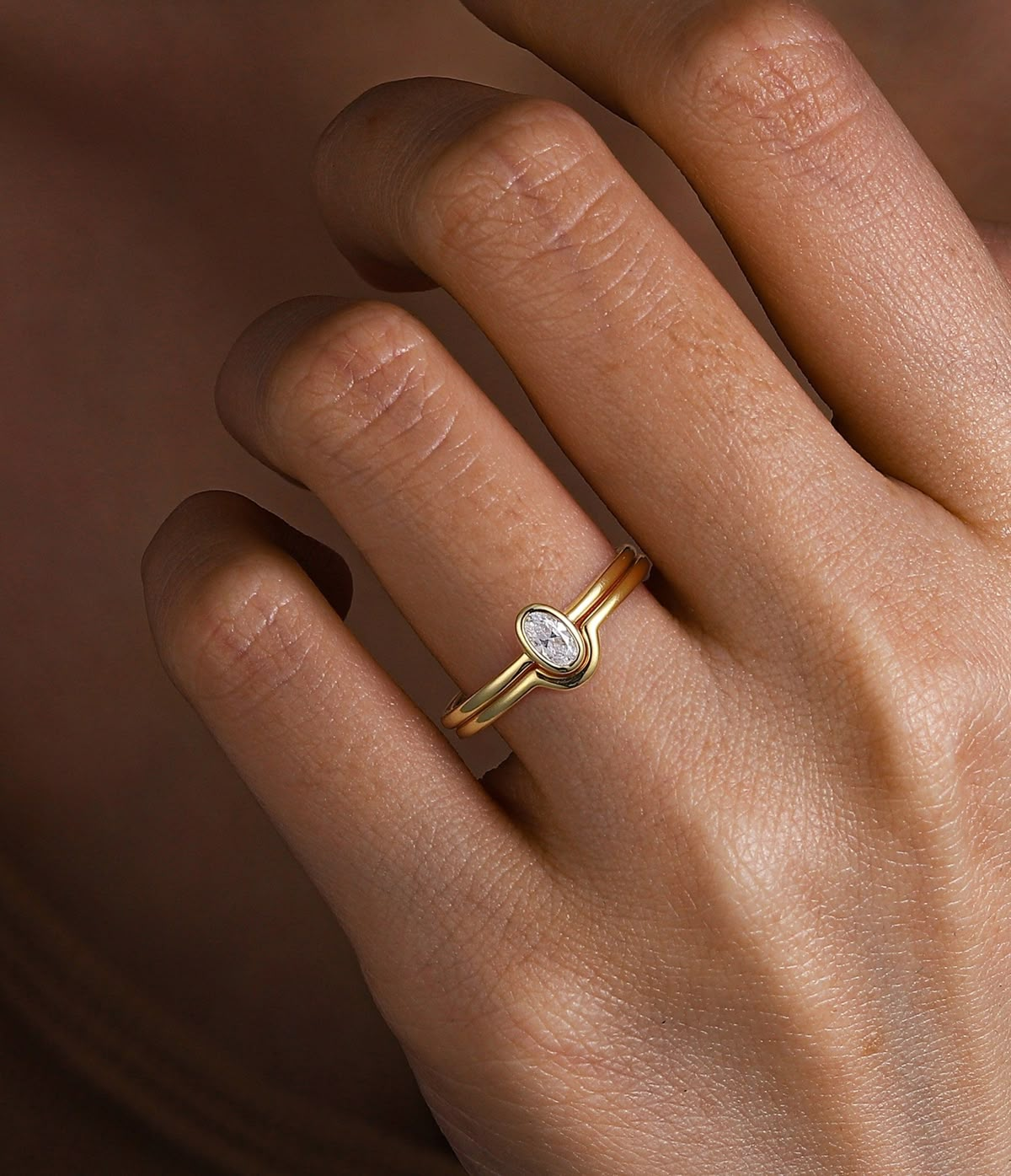 Modern minimal lines wedding band and engagement ring