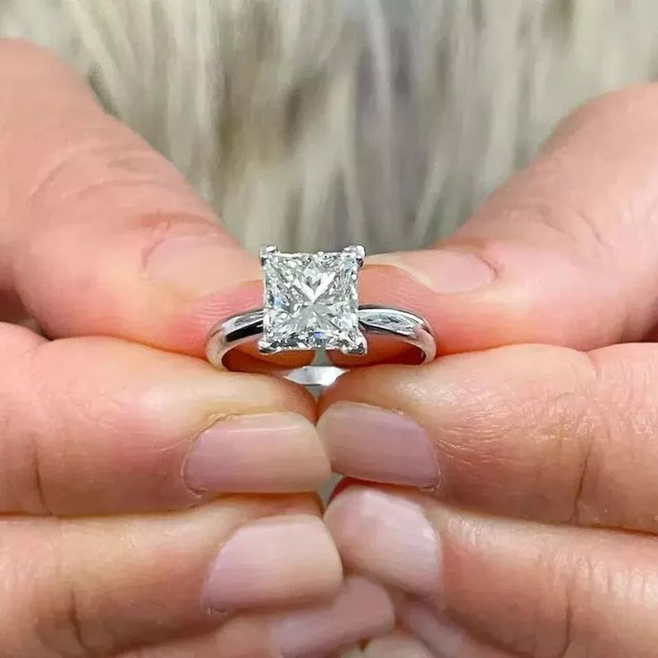 princess cut solitaire diamond ring