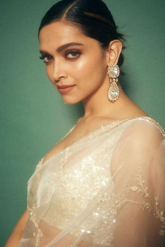 Drop Earrings wear with  saree by deepika padukon
