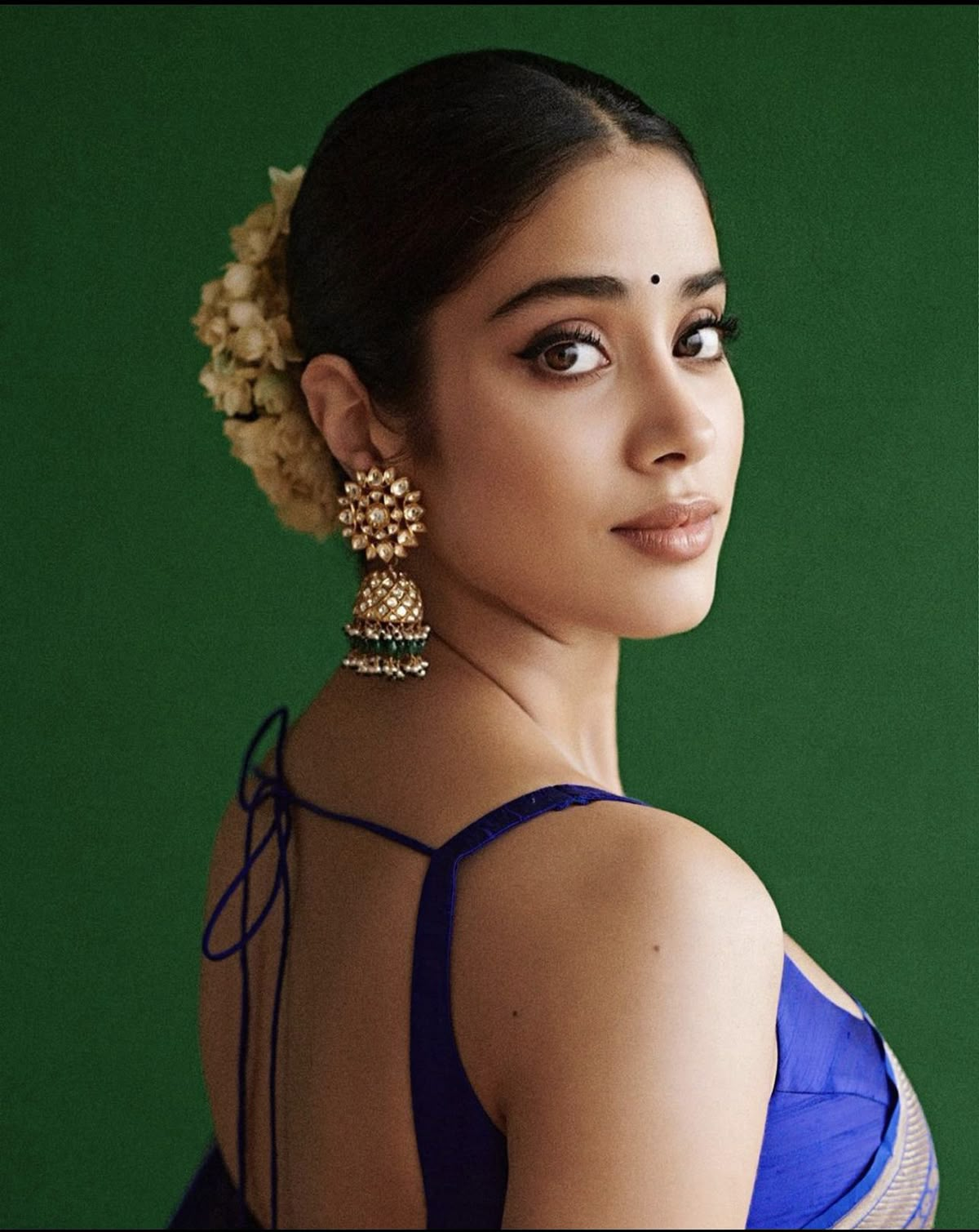 jhumas with banarasi saree